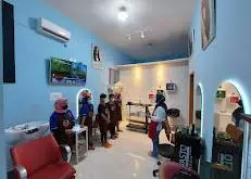 Salon YANTI, Ketintang.